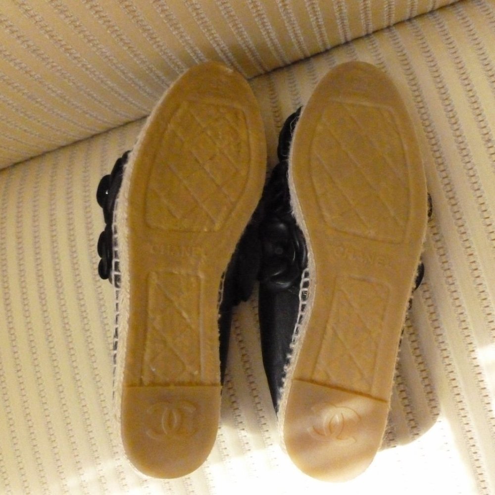 Chanel Leather Camellia CC Logo Espadrilles Flats HOST PICK! - Picture 7 of 8